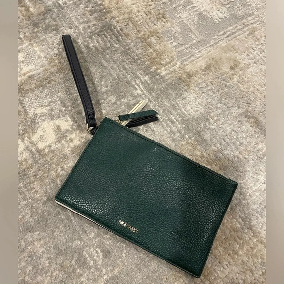 Nine West 3 Tri Pocket Zip Wristlet Blue White Green, Like New! 8.25 x 5.25 - Picture 1 of 11